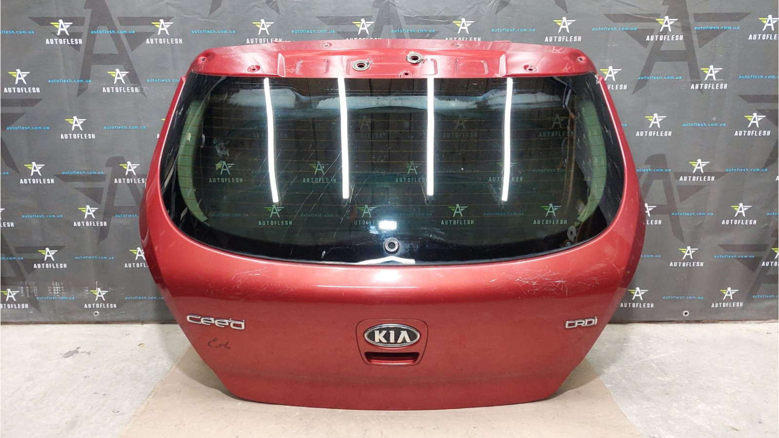 Крышка багажника 737001H300, 871101H220, Код краски: O4 - MARS RED KIA Pro Ceed хетчбек бу Крышка багажника 737001H300, 871101H220, Код краски: O4 - MARS RED KIA Pro Ceed хетчбек бу